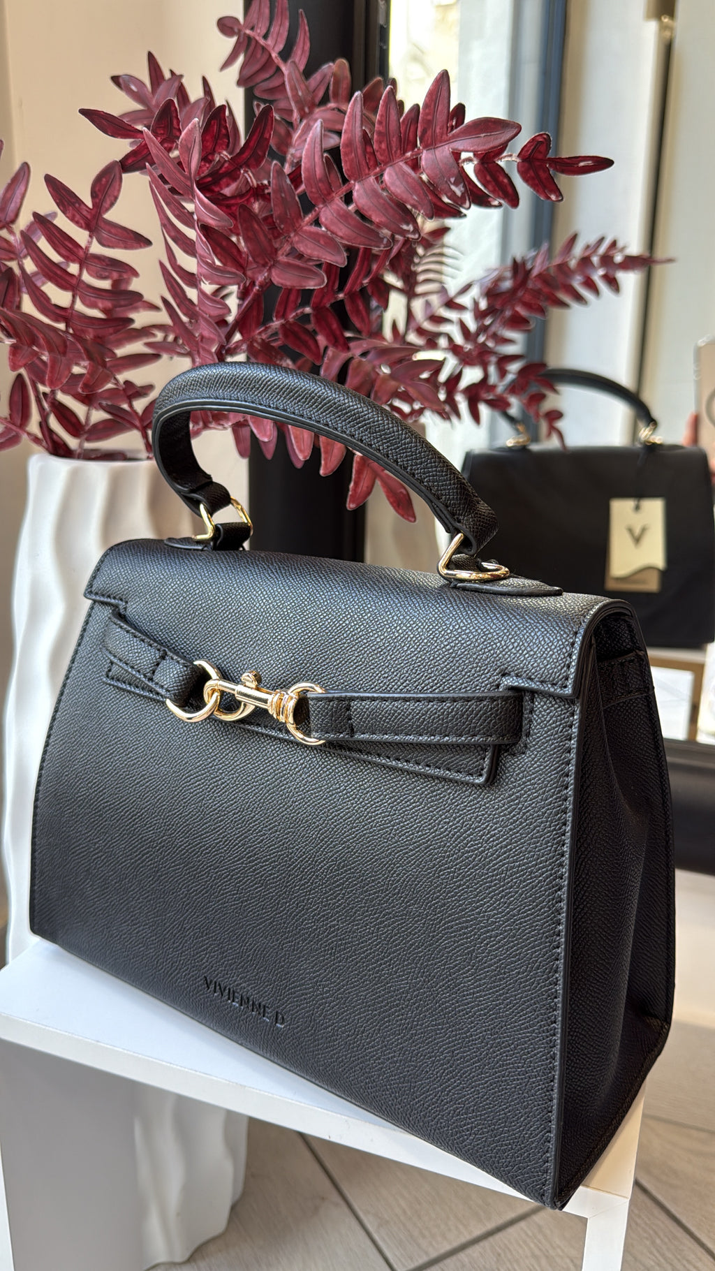 Borsa Vivienne D. Busy H.