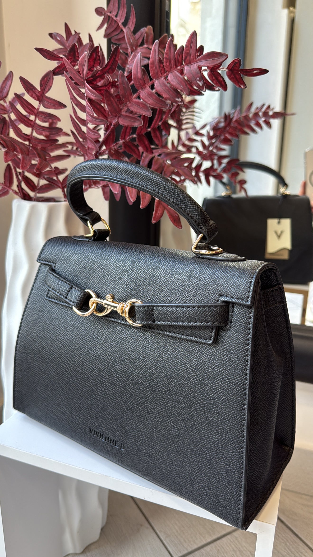 Borsa Vivienne D. Busy H.