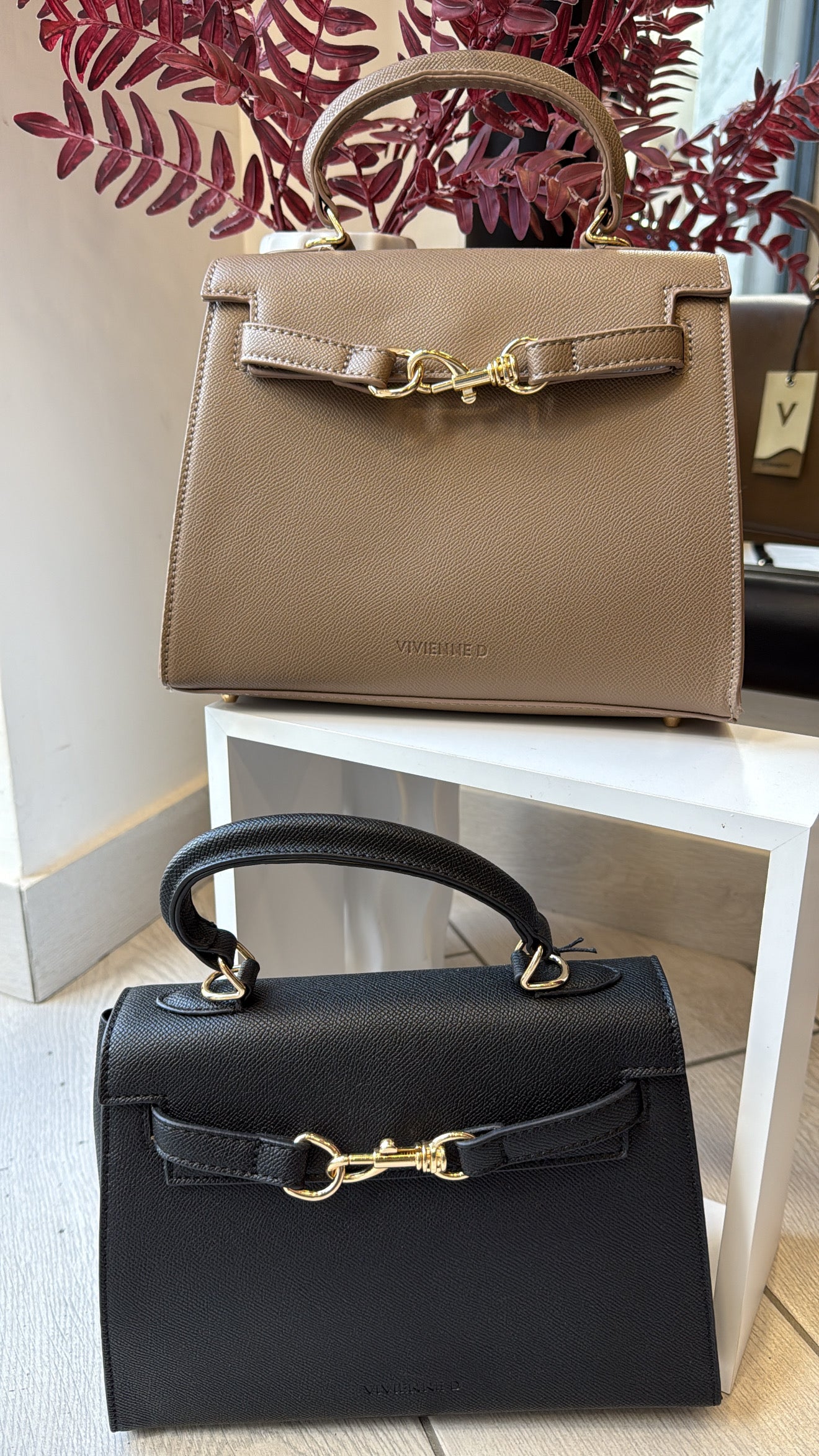 Borsa Vivienne D. Busy H.