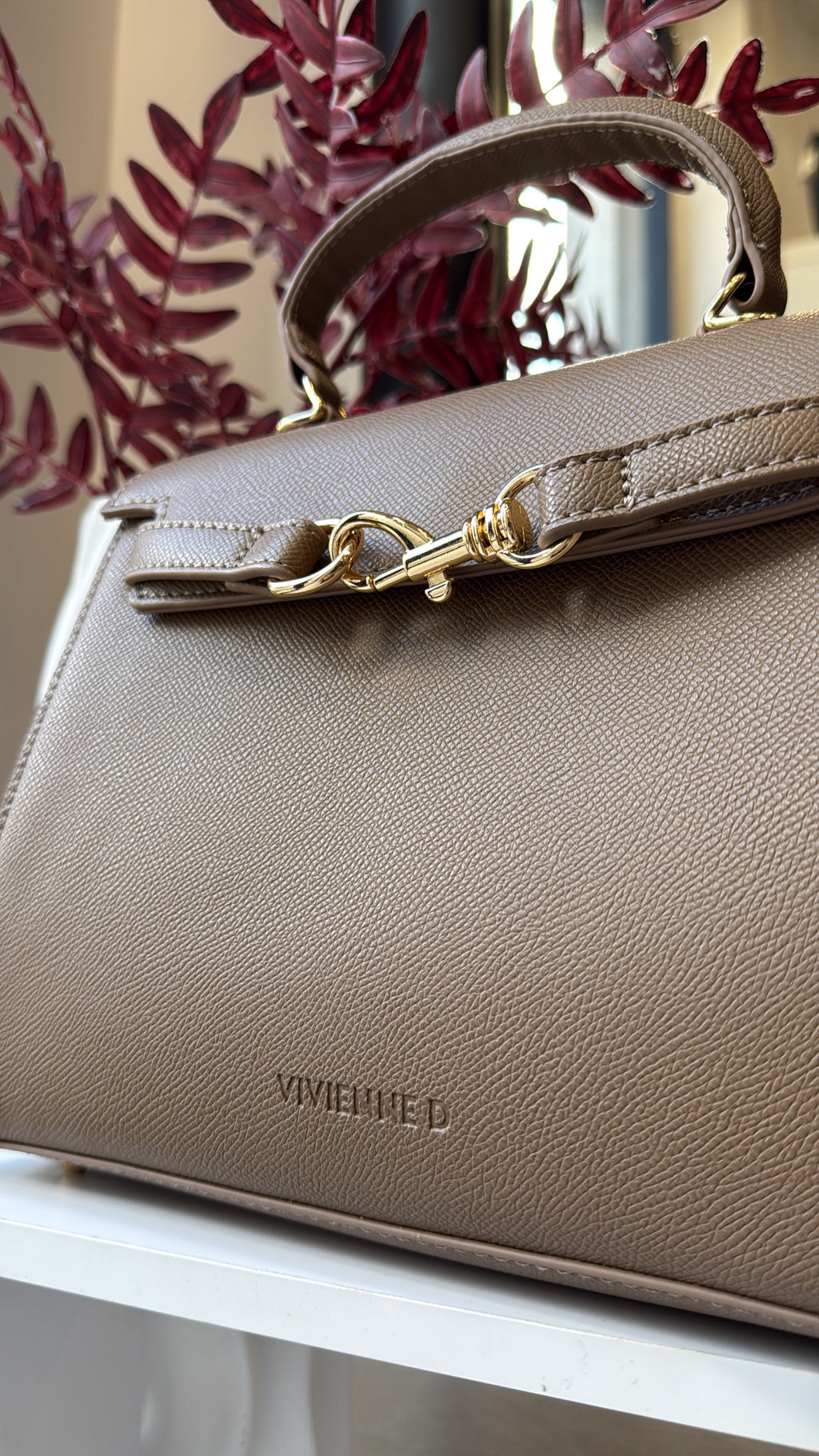 Borsa Vivienne D. Busy H.