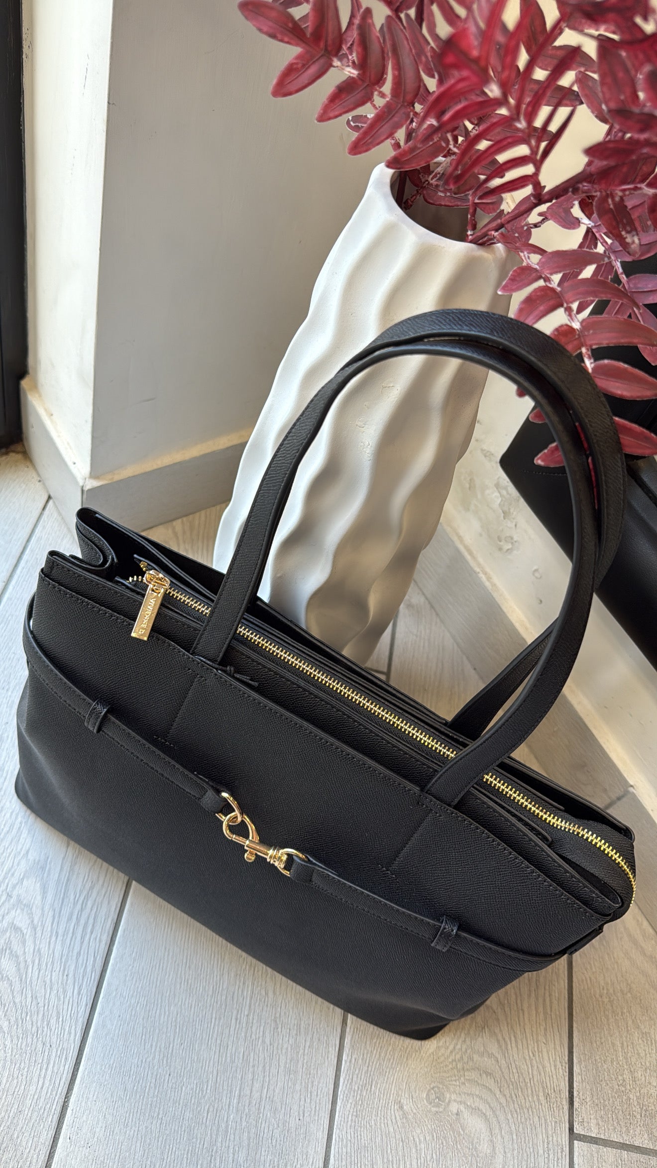 Borsa Vivienne D. Busy G.