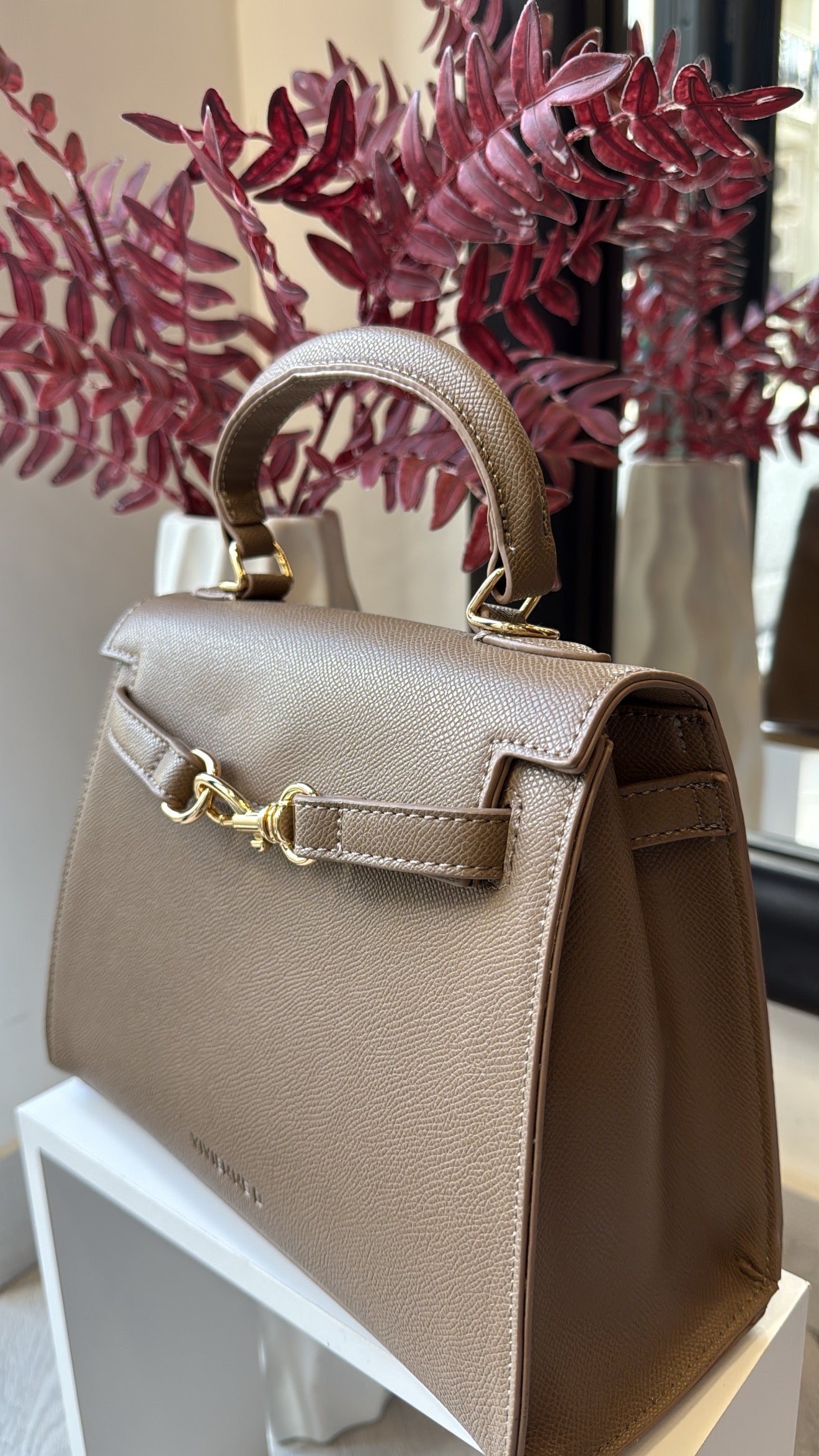 Borsa Vivienne D. Busy H.