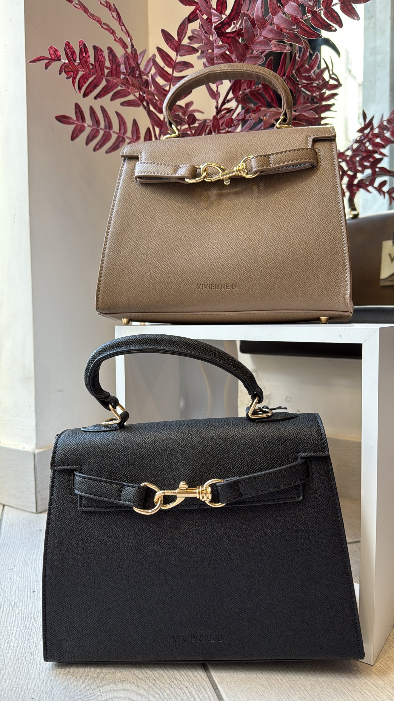 Borsa Vivienne D. Busy H.